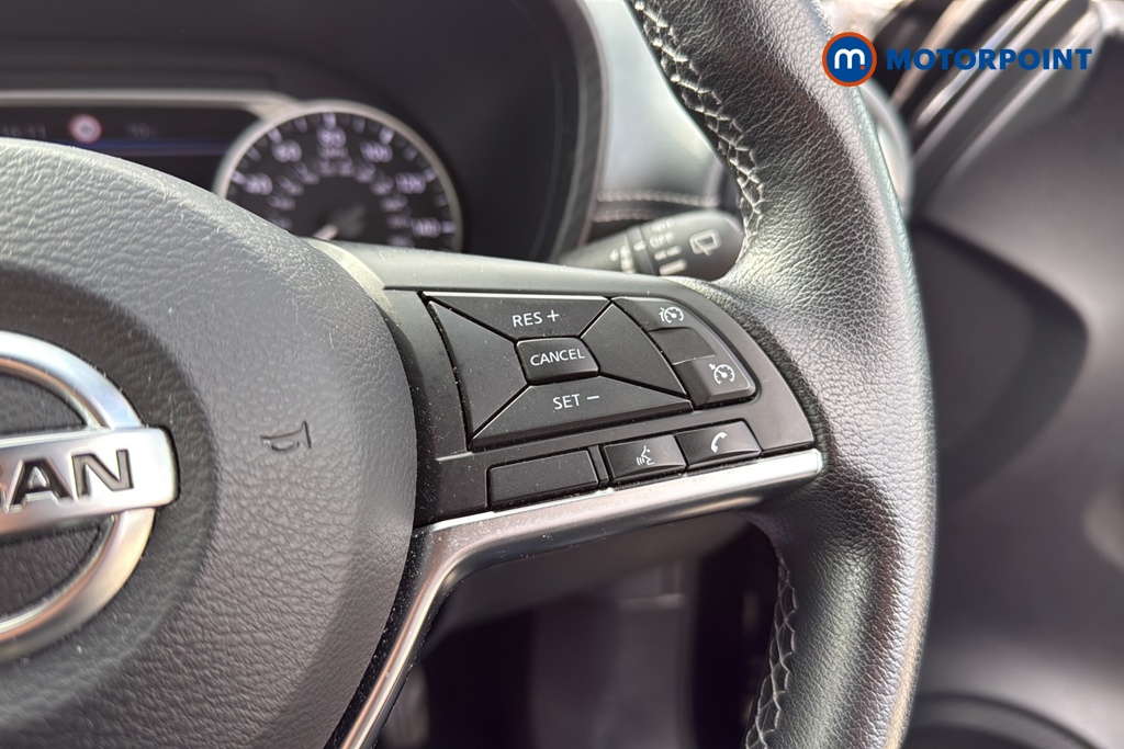 Nissan Juke N-Connecta Manual Petrol SUV - Stock Number (1635824) - 3rd supplementary image