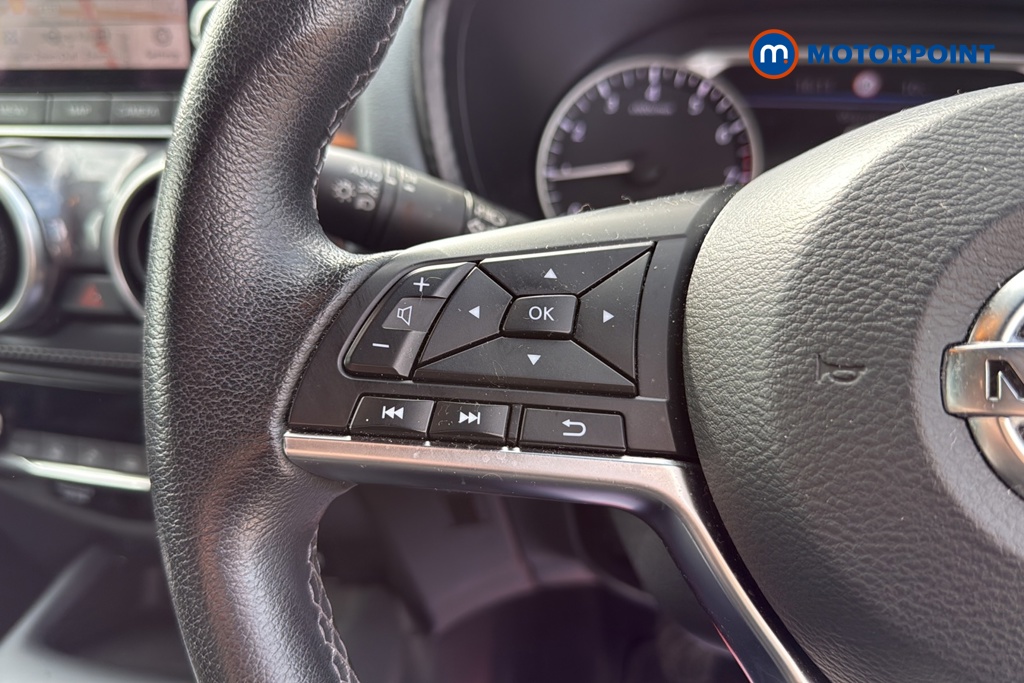 Nissan Juke N-Connecta Manual Petrol SUV - Stock Number (1635824) - 4th supplementary image