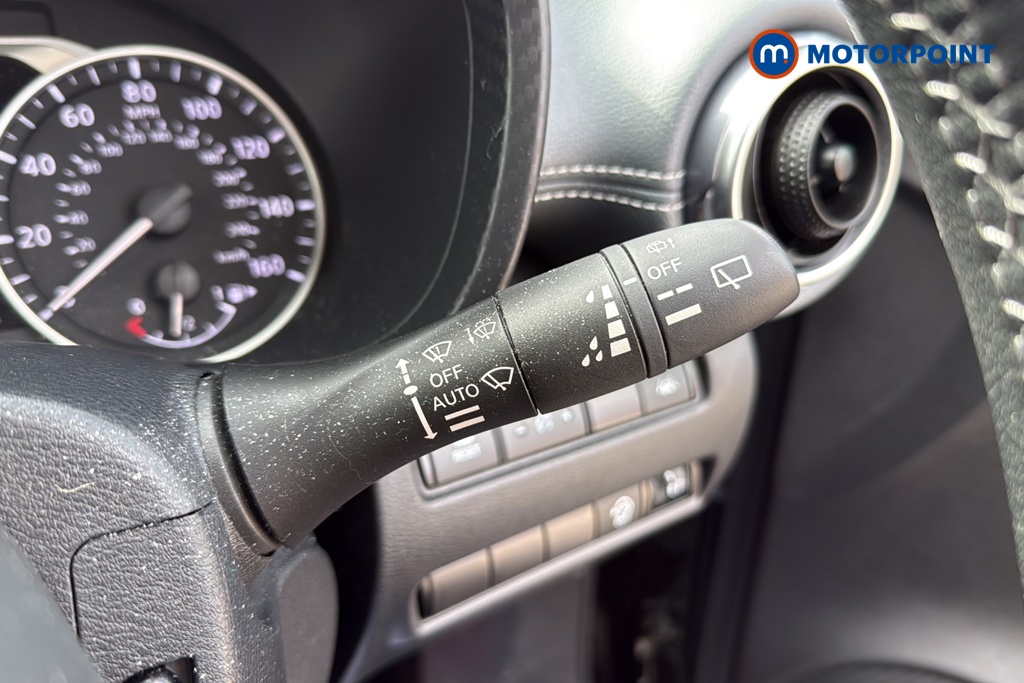Nissan Juke N-Connecta Manual Petrol SUV - Stock Number (1635824) - 6th supplementary image