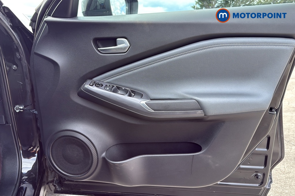 Nissan Juke N-Connecta Manual Petrol SUV - Stock Number (1635824) - 18th supplementary image