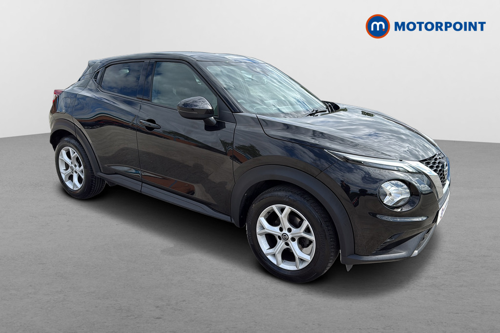 Nissan Juke N-Connecta Manual Petrol SUV - Stock Number (1635824) - Drivers side front corner