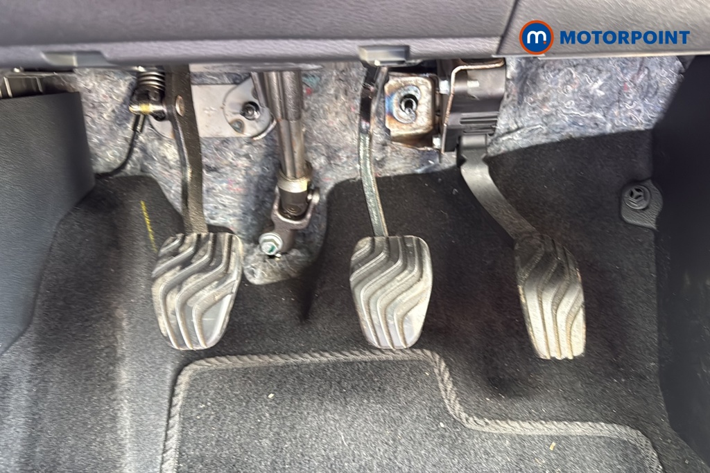 Nissan Juke N-Connecta Manual Petrol SUV - Stock Number (1635824) - 24th supplementary image