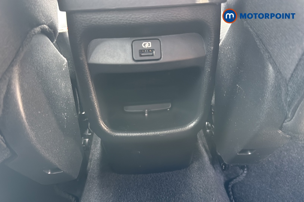 Nissan Juke N-Connecta Manual Petrol SUV - Stock Number (1635824) - 28th supplementary image