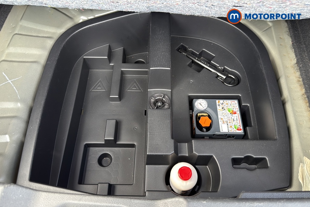 Nissan Juke N-Connecta Manual Petrol SUV - Stock Number (1635824) - 33rd supplementary image