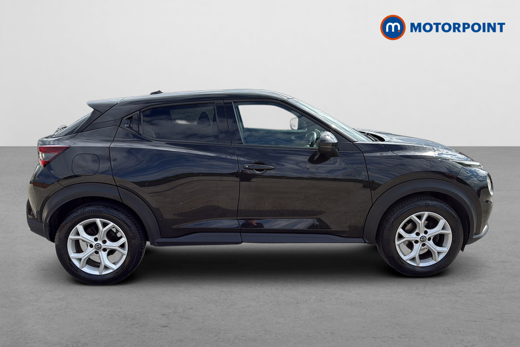 Nissan Juke N-Connecta Manual Petrol SUV - Stock Number (1635824) - Passenger side