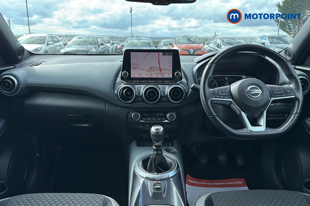 Nissan Juke N-Connecta Manual Petrol SUV - Stock Number (1635824) - 1st supplementary image