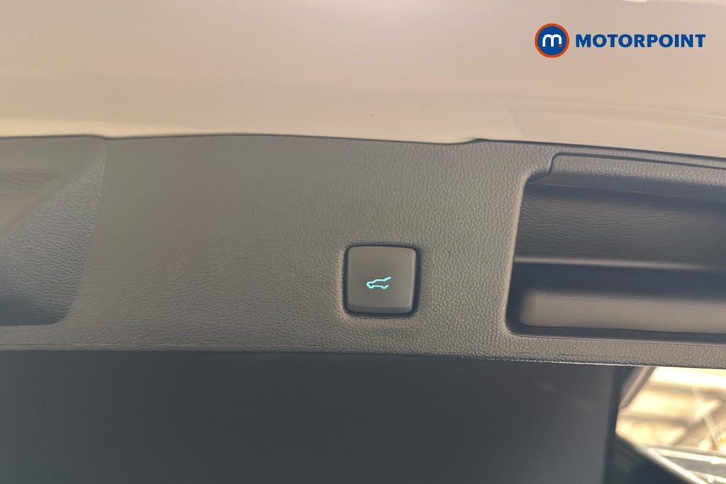 Ford Kuga Graphite Tech Edition Automatic Petrol-Electric Hybrid SUV - Stock Number (1637382) - 35th supplementary image