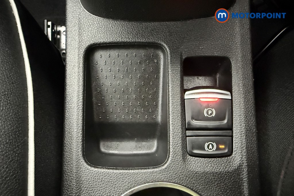Renault Captur Se Edition Manual Petrol SUV - Stock Number (1638065) - 16th supplementary image
