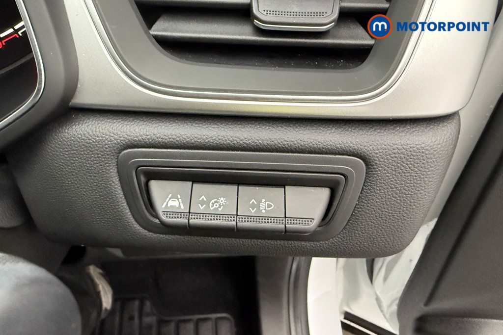 Renault Captur Se Edition Manual Petrol SUV - Stock Number (1638065) - 18th supplementary image
