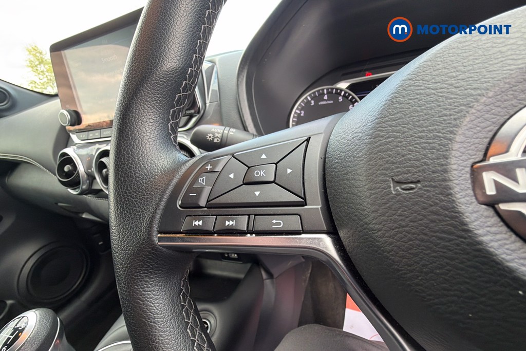 Nissan Juke N-Connecta Manual Petrol SUV - Stock Number (1638168) - 3rd supplementary image