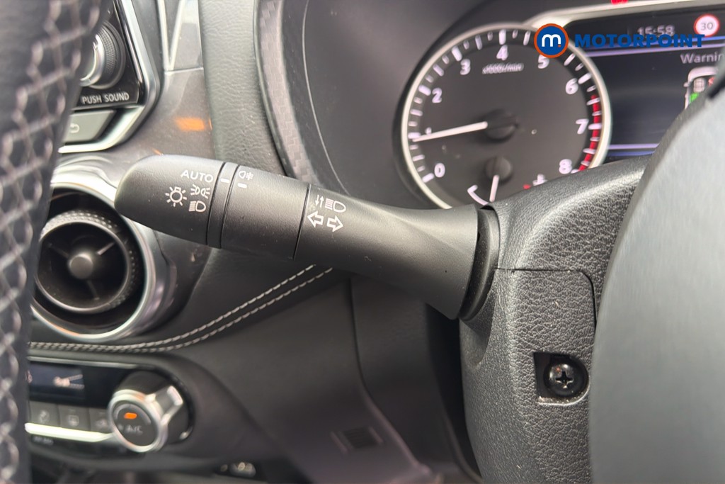 Nissan Juke N-Connecta Manual Petrol SUV - Stock Number (1638168) - 6th supplementary image