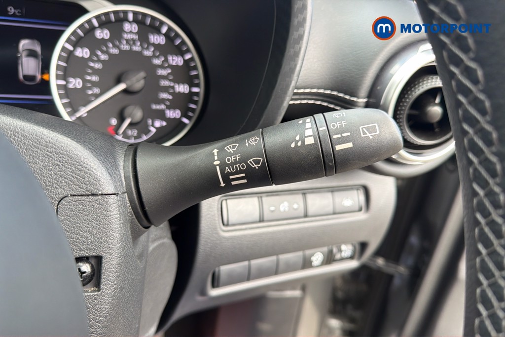 Nissan Juke N-Connecta Manual Petrol SUV - Stock Number (1638168) - 7th supplementary image