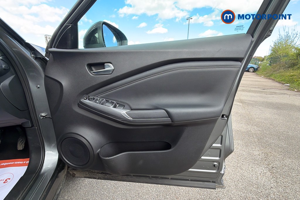Nissan Juke N-Connecta Manual Petrol SUV - Stock Number (1638168) - 19th supplementary image