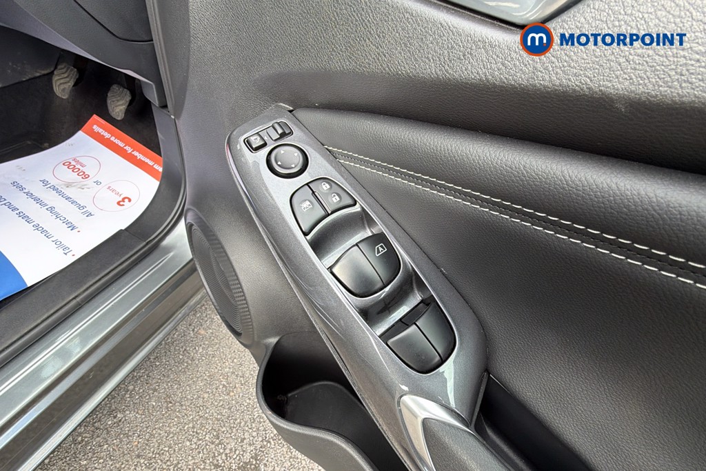 Nissan Juke N-Connecta Manual Petrol SUV - Stock Number (1638168) - 20th supplementary image