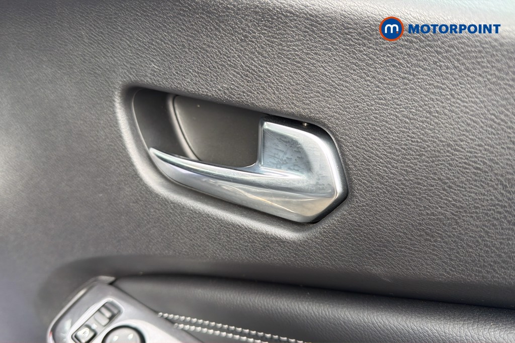 Nissan Juke N-Connecta Manual Petrol SUV - Stock Number (1638168) - 42nd supplementary image