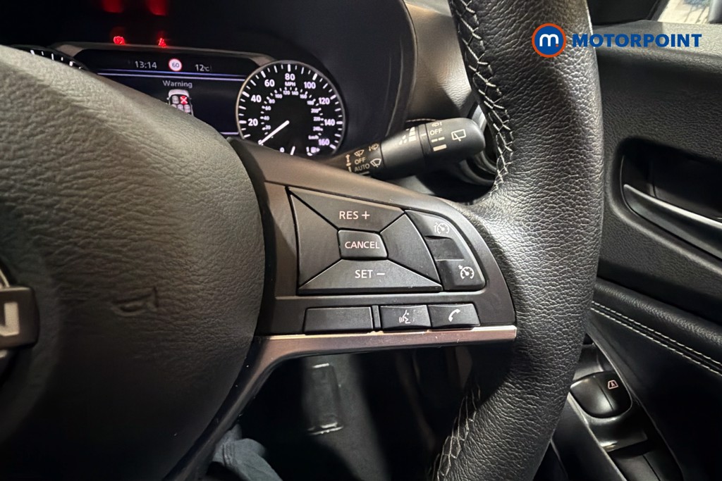 Nissan Juke N-Connecta Manual Petrol SUV - Stock Number (1638171) - 4th supplementary image