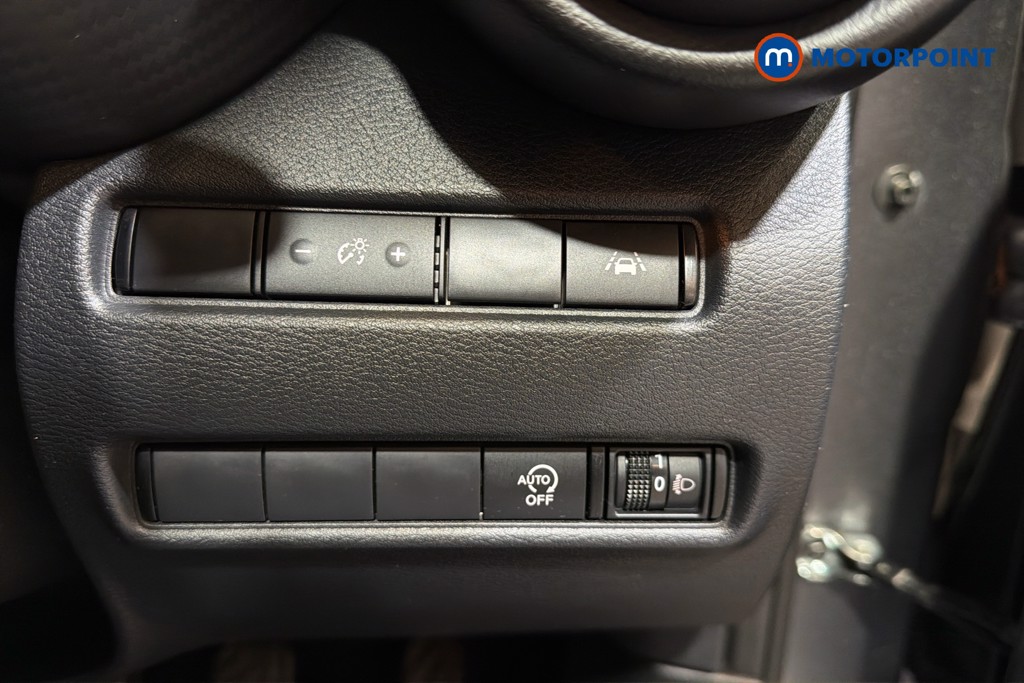 Nissan Juke N-Connecta Manual Petrol SUV - Stock Number (1638171) - 18th supplementary image