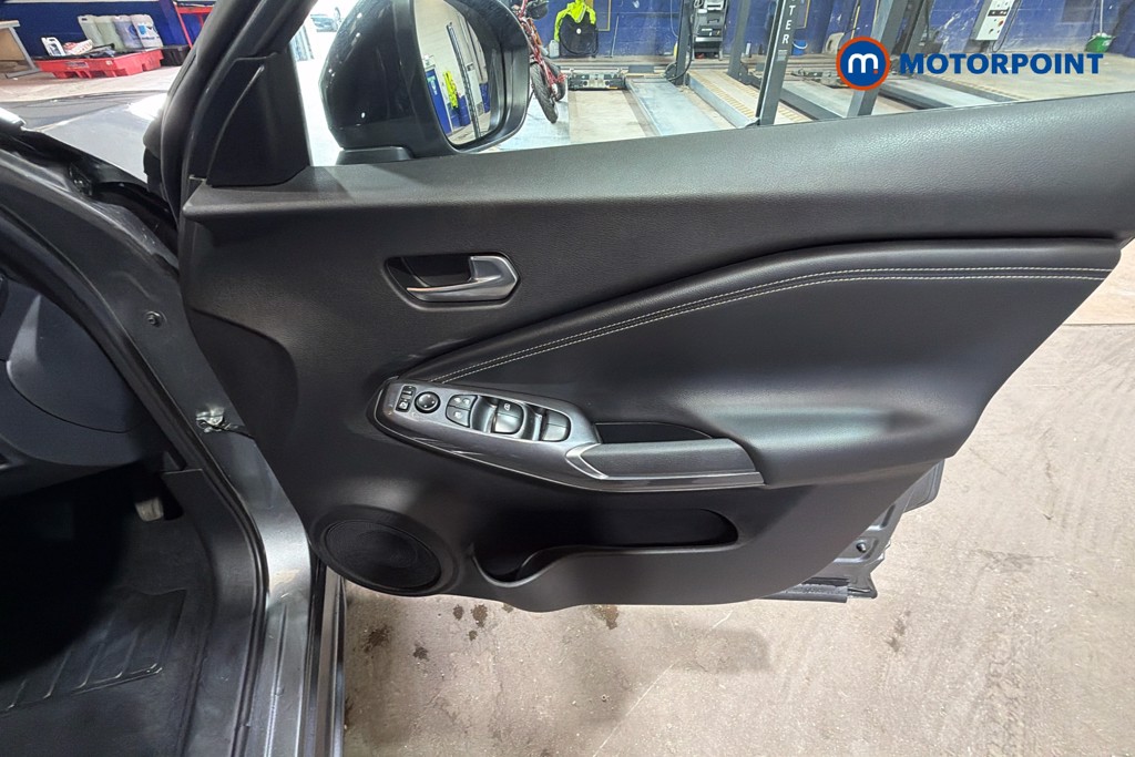 Nissan Juke N-Connecta Manual Petrol SUV - Stock Number (1638171) - 19th supplementary image