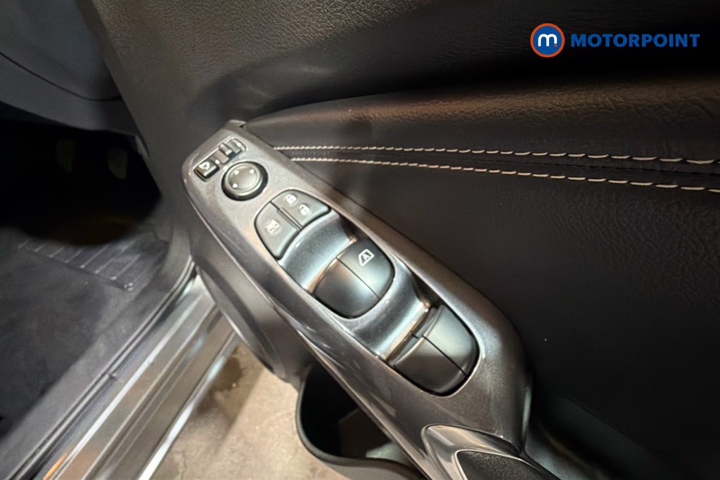Nissan Juke N-Connecta Manual Petrol SUV - Stock Number (1638171) - 20th supplementary image