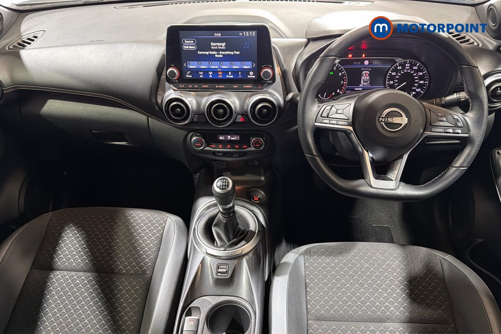 Nissan Juke N-Connecta Manual Petrol SUV - Stock Number (1638171) - 1st supplementary image