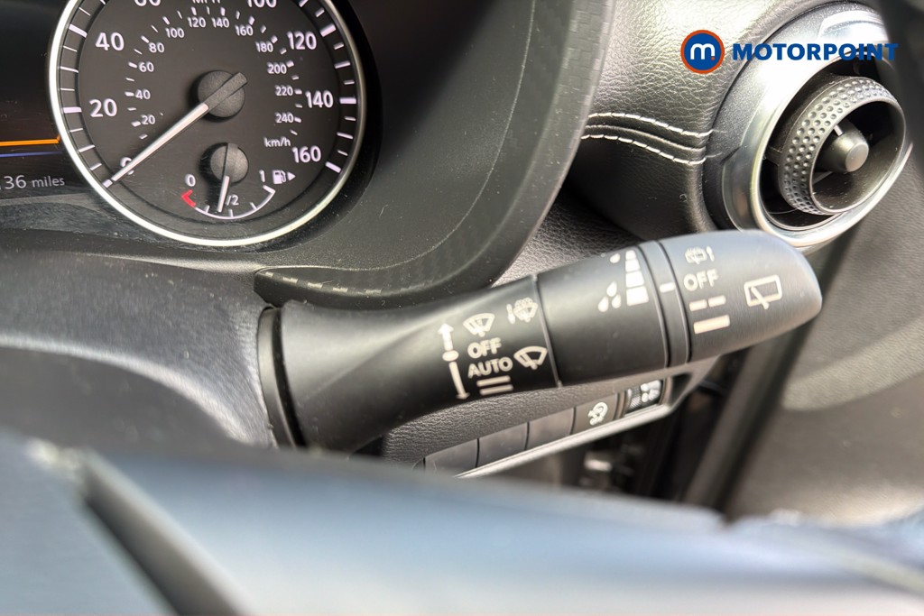 Nissan Juke N-Connecta Manual Petrol SUV - Stock Number (1638174) - 7th supplementary image
