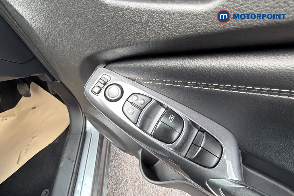 Nissan Juke N-Connecta Manual Petrol SUV - Stock Number (1638174) - 20th supplementary image