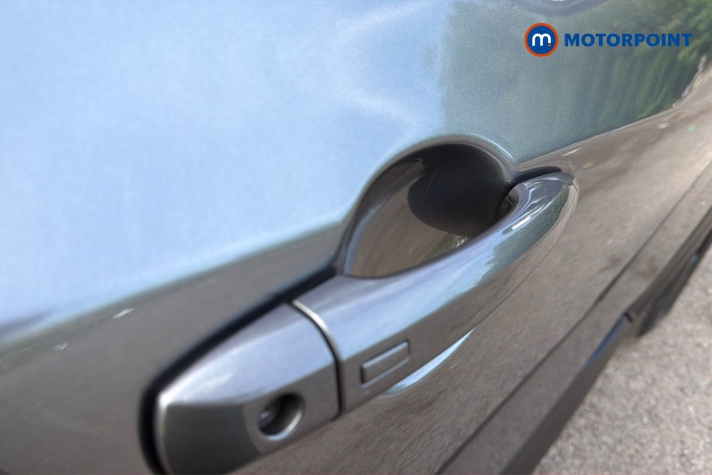 Nissan Juke N-Connecta Manual Petrol SUV - Stock Number (1638174) - 42nd supplementary image