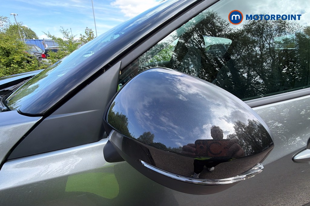 Nissan Juke N-Connecta Manual Petrol SUV - Stock Number (1638174) - 43rd supplementary image