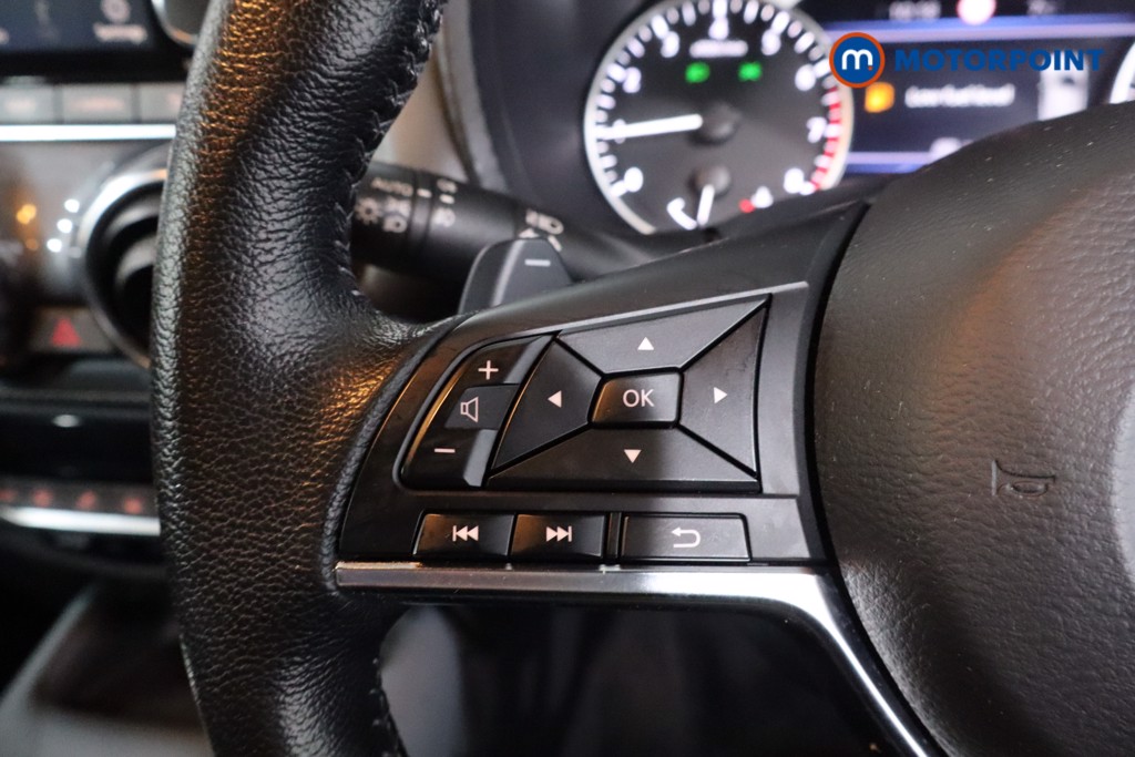 Nissan Juke N-Connecta Automatic Petrol SUV - Stock Number (1638595) - 7th supplementary image