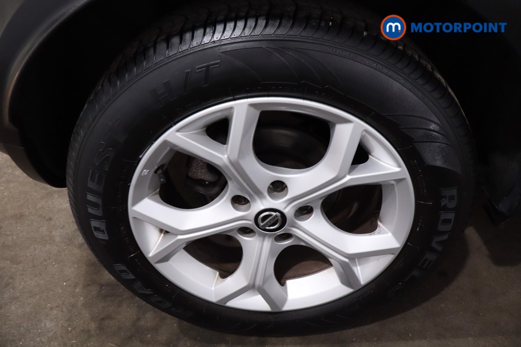 Nissan Juke N-Connecta Automatic Petrol SUV - Stock Number (1638595) - 9th supplementary image