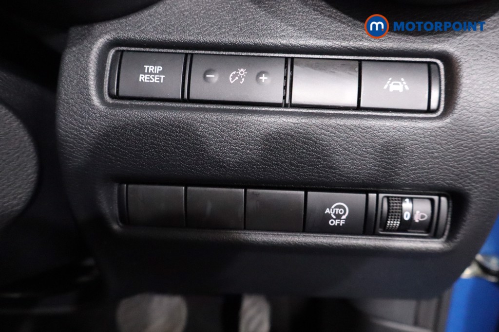 Nissan Juke N-Connecta Automatic Petrol SUV - Stock Number (1638595) - 17th supplementary image