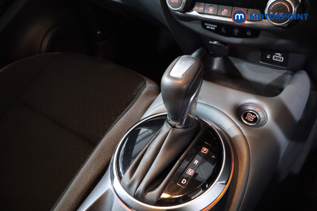Nissan Juke N-Connecta Automatic Petrol SUV - Stock Number (1638595) - 18th supplementary image