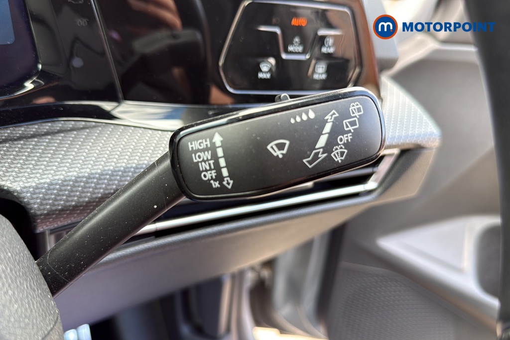 Volkswagen Golf R-Line Manual Petrol Hatchback - Stock Number (1639678) - 6th supplementary image