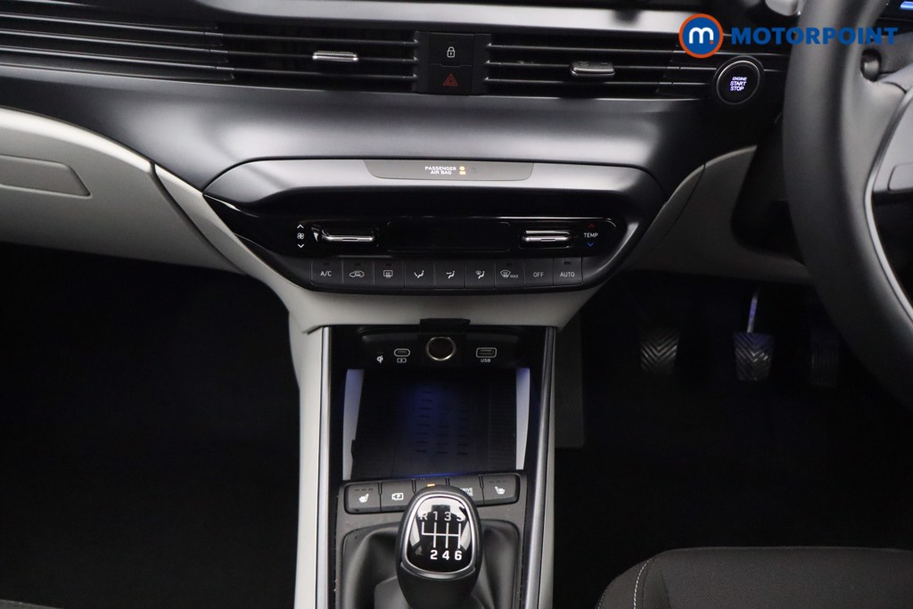 Hyundai I20 Ultimate Manual Petrol Hatchback - Stock Number (1639875) - 5th supplementary image