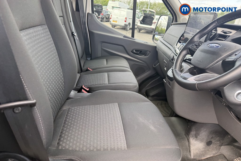 Ford Transit Limited Automatic Diesel Medium Roof Van - Stock Number (1639925) - 7th supplementary image