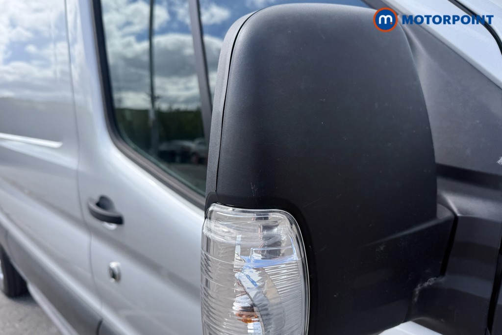 Ford Transit Limited Automatic Diesel Medium Roof Van - Stock Number (1639925) - 1st supplementary image
