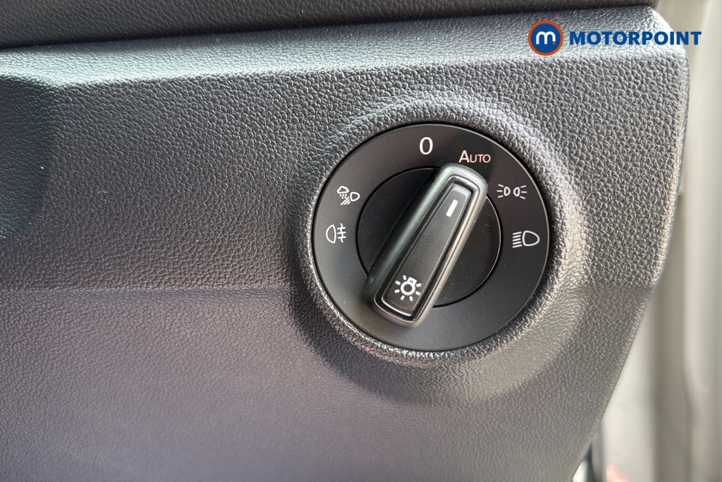 Volkswagen T-Roc Match Manual Petrol SUV - Stock Number (1640011) - 11th supplementary image