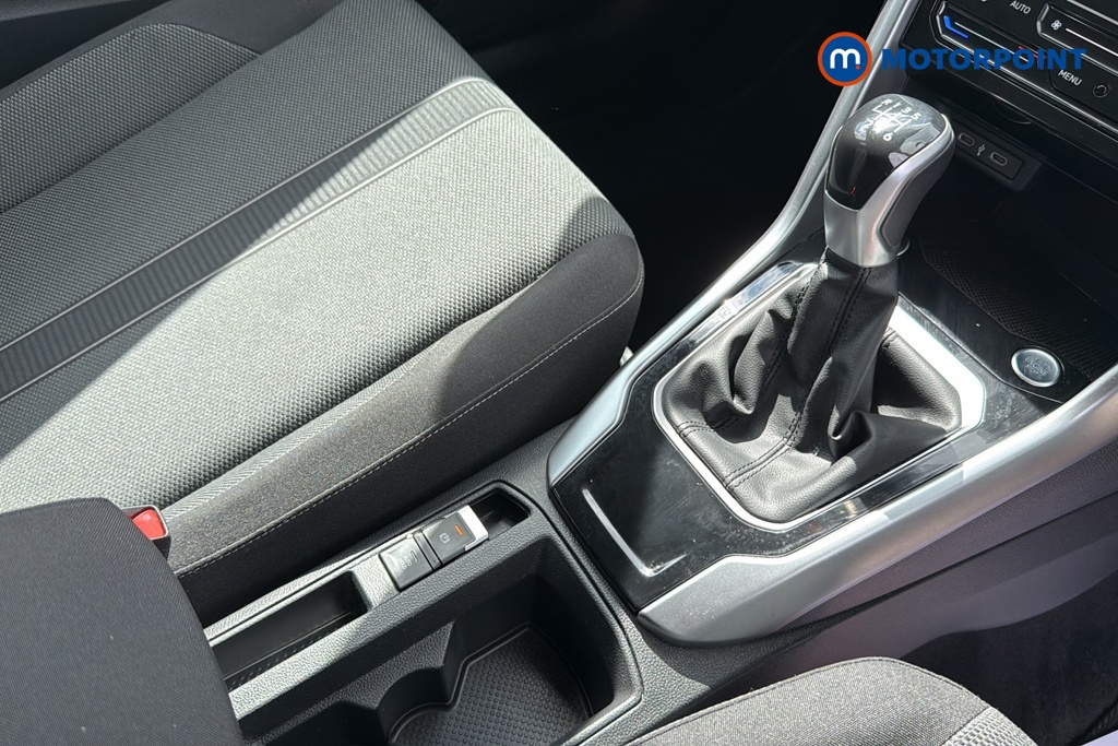 Volkswagen T-Roc Match Manual Petrol SUV - Stock Number (1640011) - 15th supplementary image