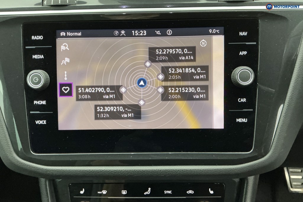 Volkswagen Tiguan R-Line Automatic Petrol SUV - Stock Number (1640244) - 2nd supplementary image