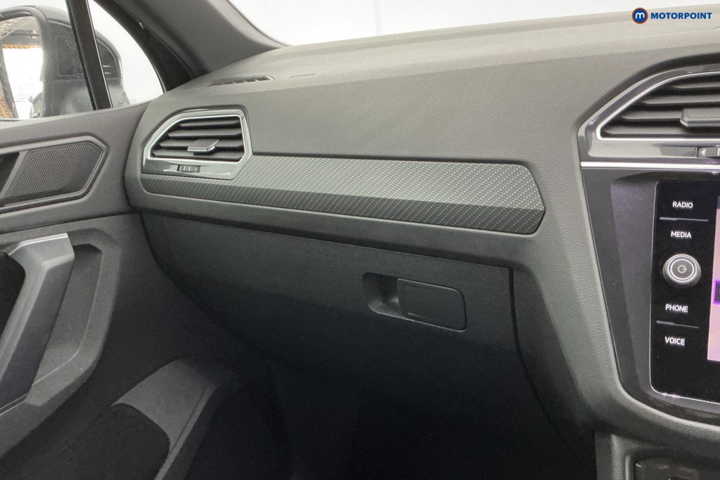 Volkswagen Tiguan R-Line Automatic Petrol SUV - Stock Number (1640244) - 18th supplementary image
