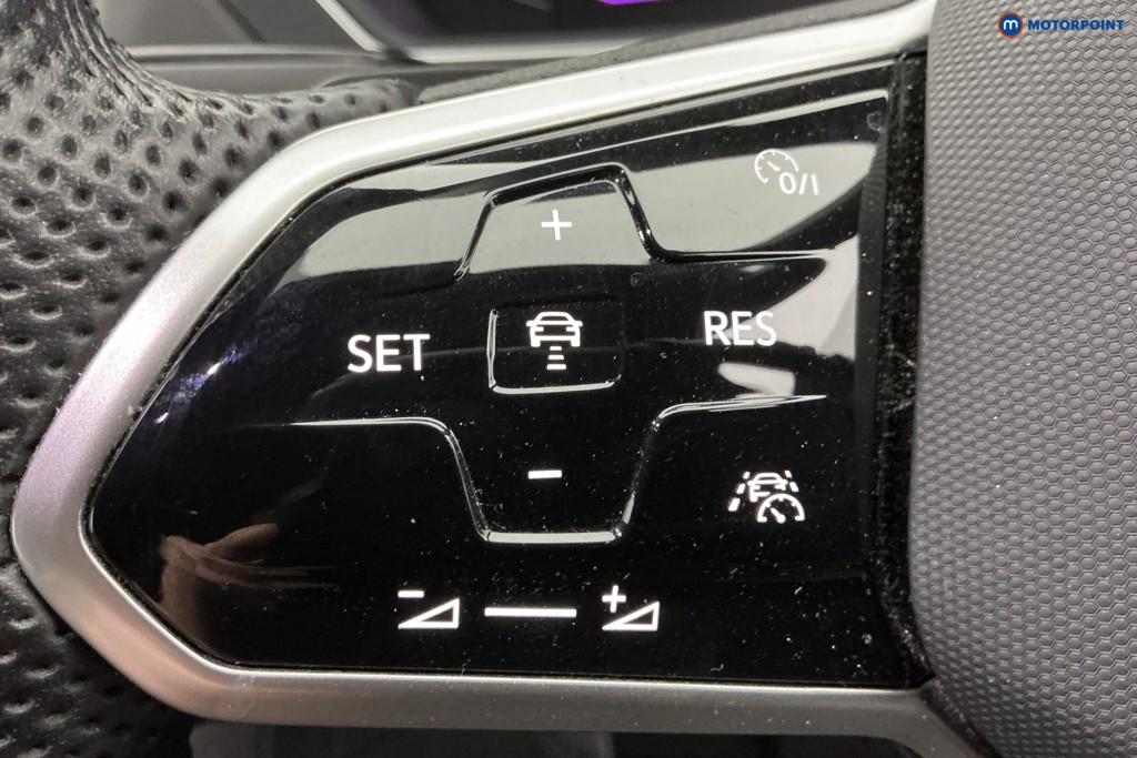 Volkswagen Tiguan R-Line Automatic Petrol SUV - Stock Number (1640244) - 20th supplementary image