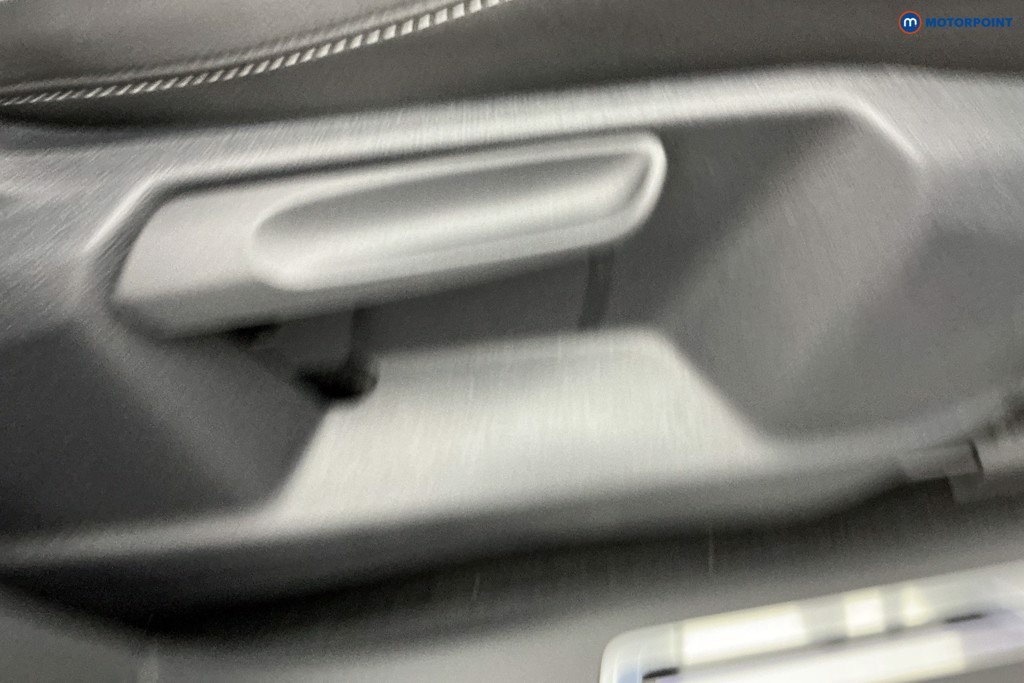 Volkswagen Tiguan R-Line Automatic Petrol SUV - Stock Number (1640244) - 23rd supplementary image