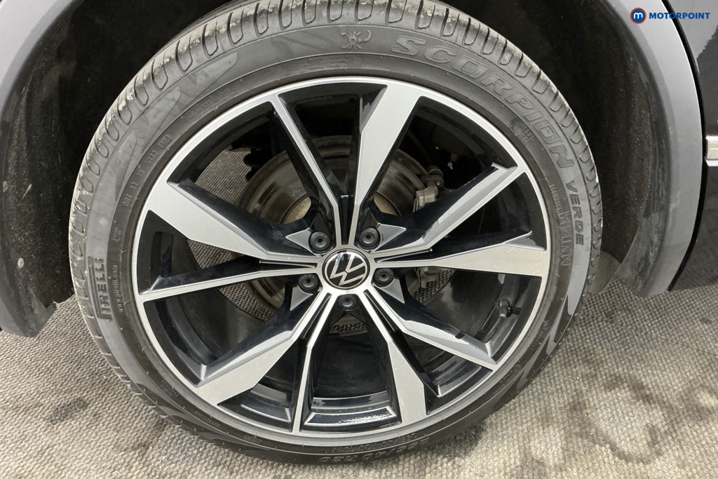Volkswagen Tiguan R-Line Automatic Petrol SUV - Stock Number (1640244) - 32nd supplementary image