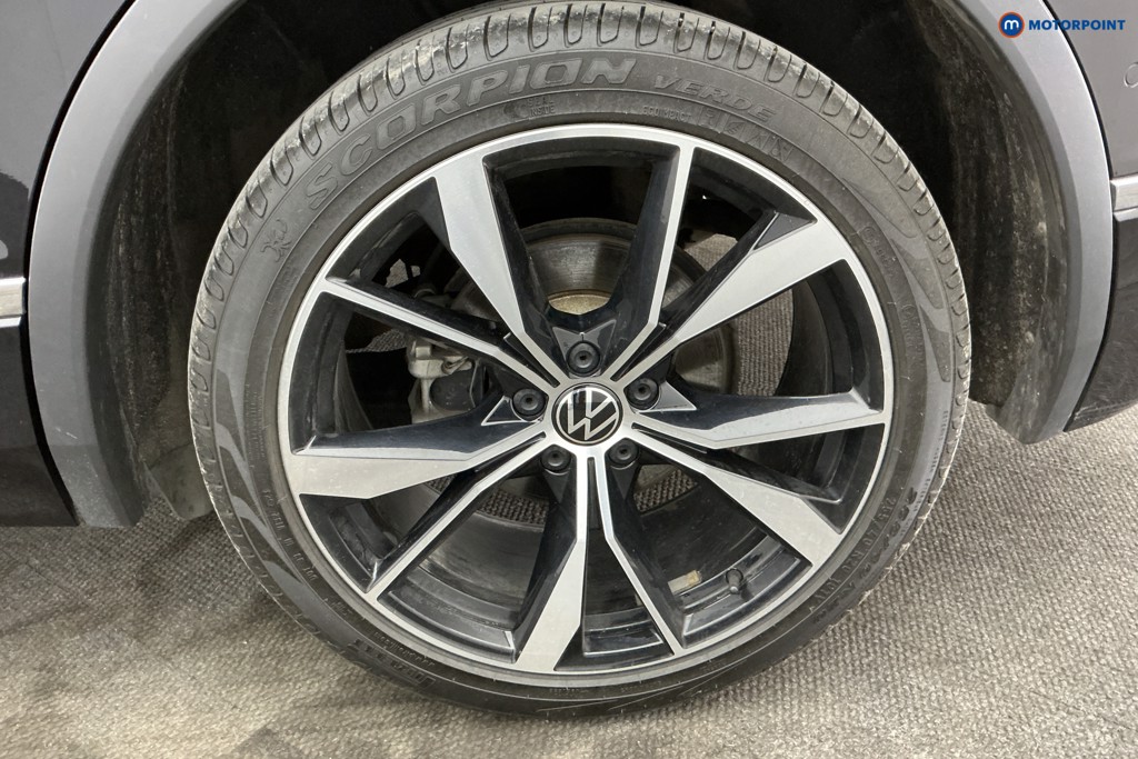 Volkswagen Tiguan R-Line Automatic Petrol SUV - Stock Number (1640244) - 35th supplementary image