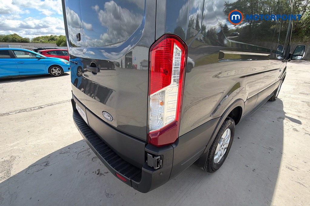 Ford Transit Limited Automatic Diesel Medium Roof Van - Stock Number (1640347) - 38th supplementary image