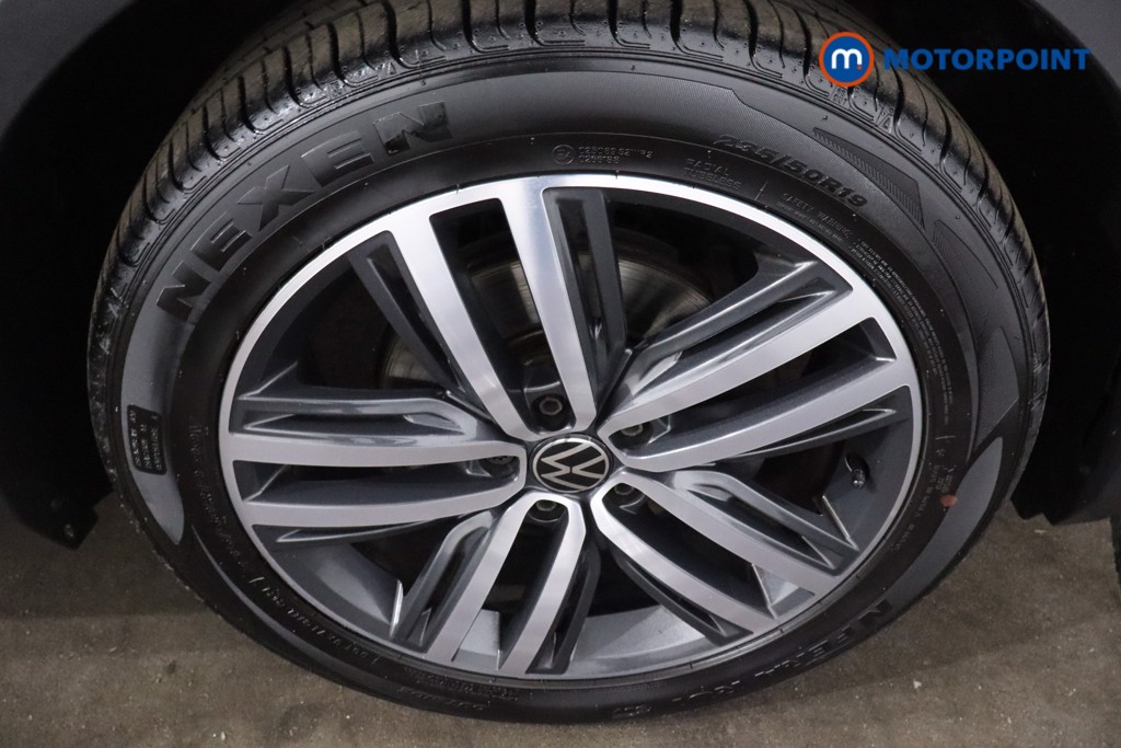 Volkswagen Tiguan Elegance Automatic Petrol SUV - Stock Number (1640434) - 9th supplementary image