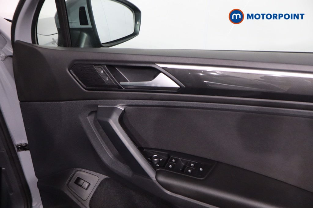 Volkswagen Tiguan Elegance Automatic Petrol SUV - Stock Number (1640434) - 25th supplementary image
