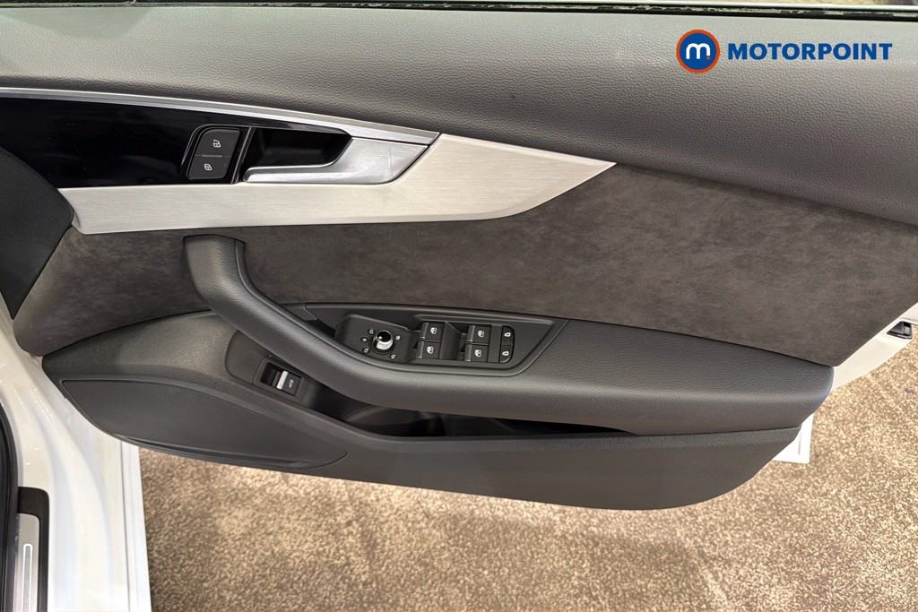 Audi A4 S Line Automatic Diesel Estate - Stock Number (1640917) - 19th supplementary image