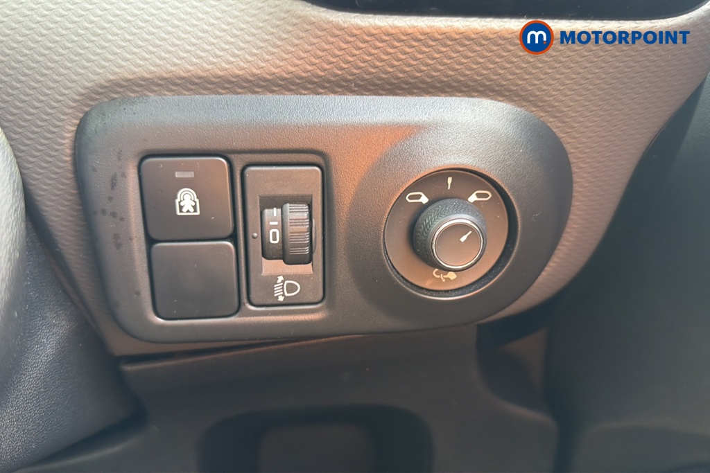 Citroen C4 Cactus Flair Manual Petrol SUV - Stock Number (1641649) - 11th supplementary image