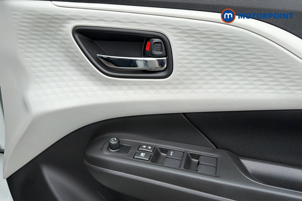Suzuki Swift Motion Manual Petrol Hatchback - Stock Number (1607420) - 19th supplementary image